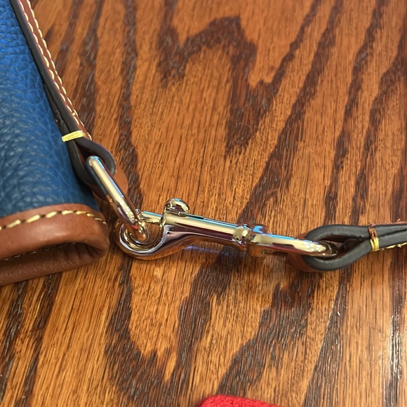 Dooney and Bourke purse - Picture 11 of 11